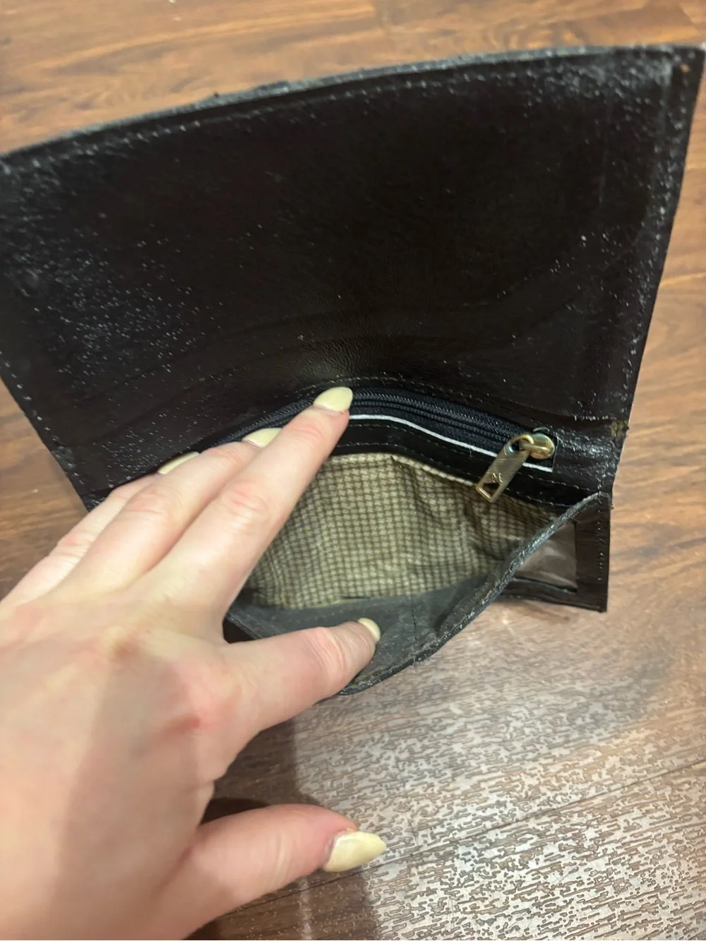 Striped Textured Leather Card Wallet in Brown, Black & Cream